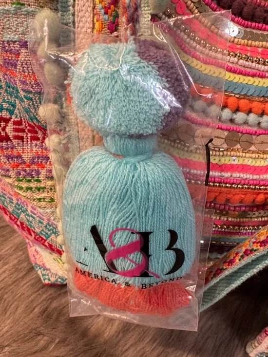 NWT America & Beyond Multicolor Embroidered Tote with Zip Pouch Set - Picture 13 of 13